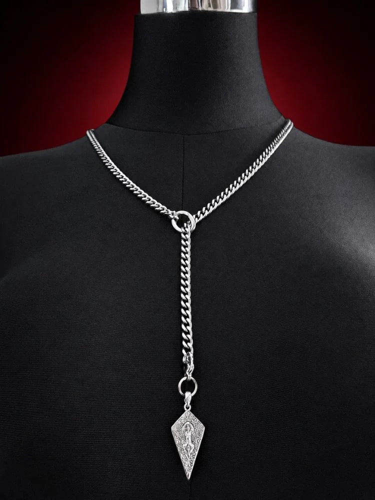 Slip Chain Dolk zilver gedragen